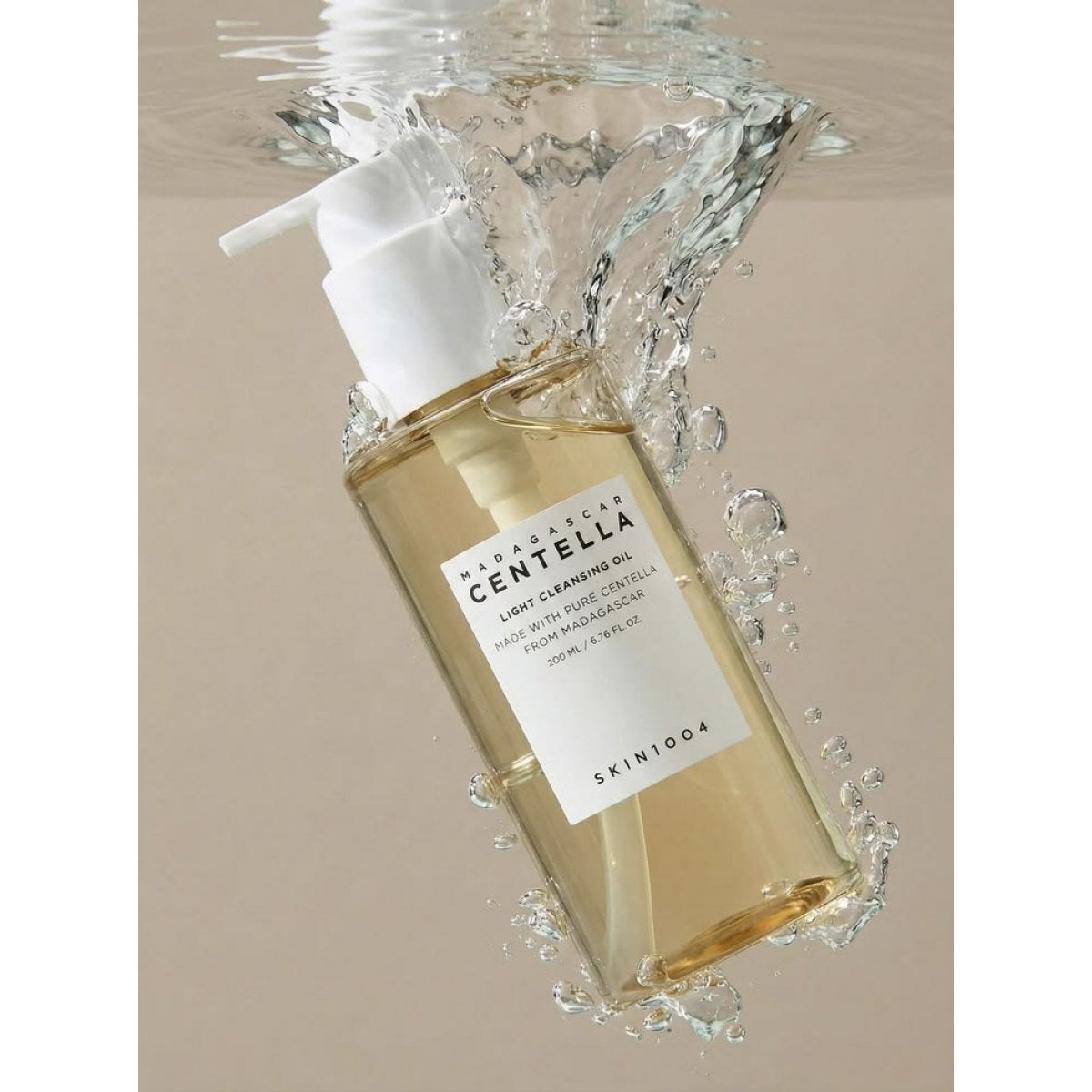 MADAGASCAR CENTELLA LIGHT CLEANSING OIL 200ML